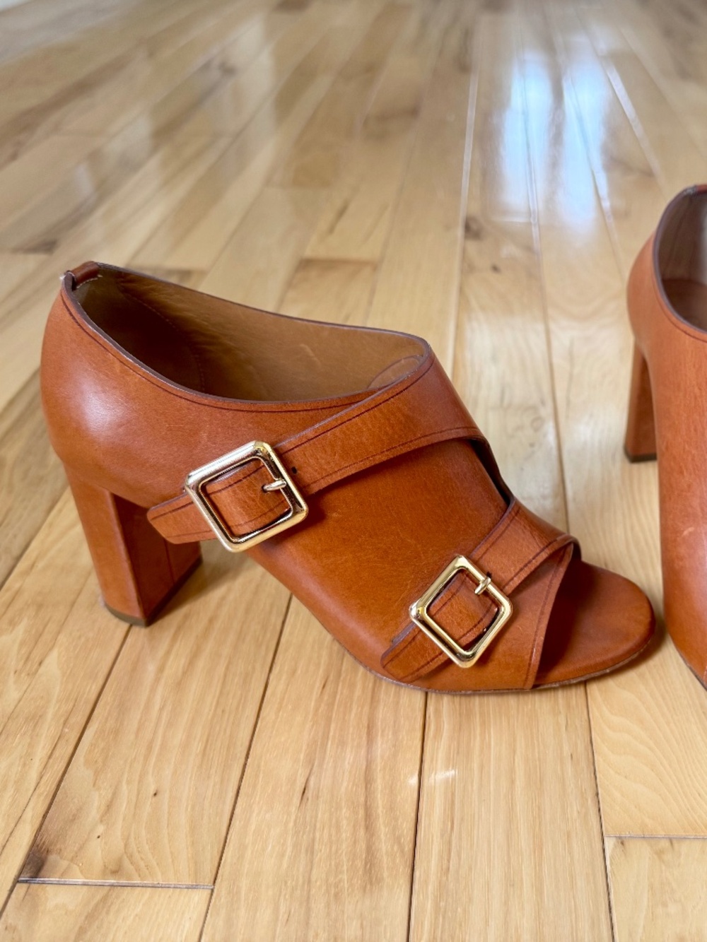 Chloe sandals